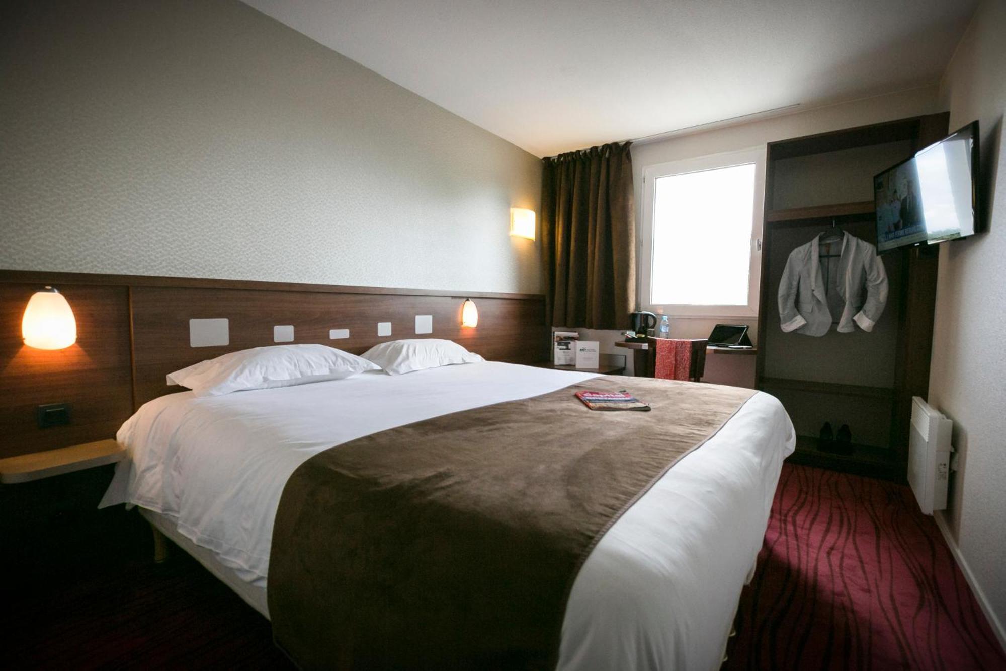 Brit Hotel Rennes Le Castel Exterior photo