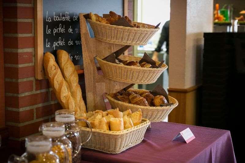 Brit Hotel Rennes Le Castel Restaurant photo